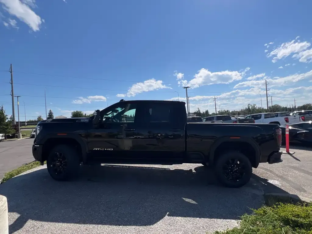 GMC Sierra 3500Hd 2026 photo 2