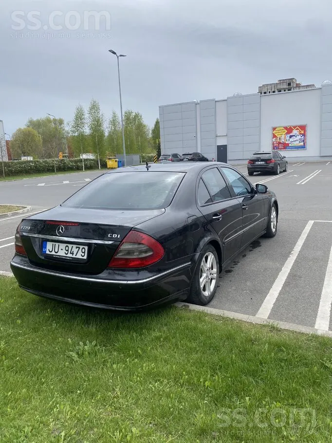 Mercedes-Benz E220 2007 photo 4