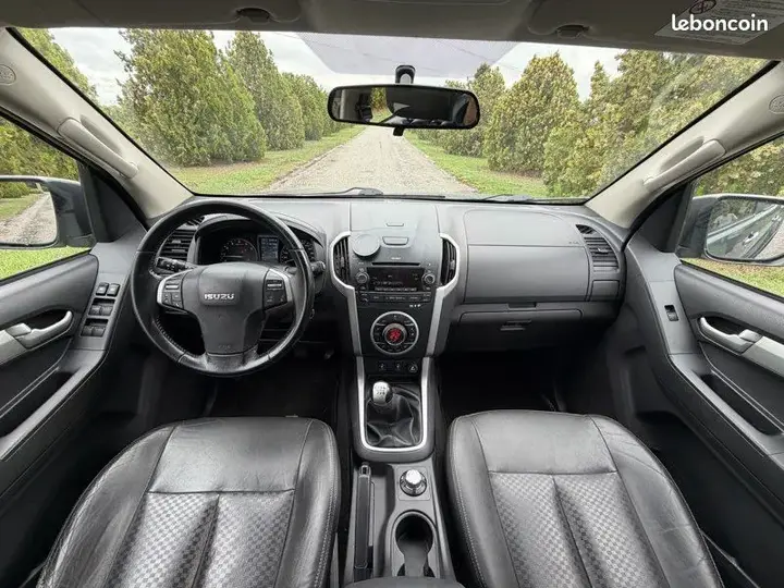 Isuzu D-Max 2015 photo 4