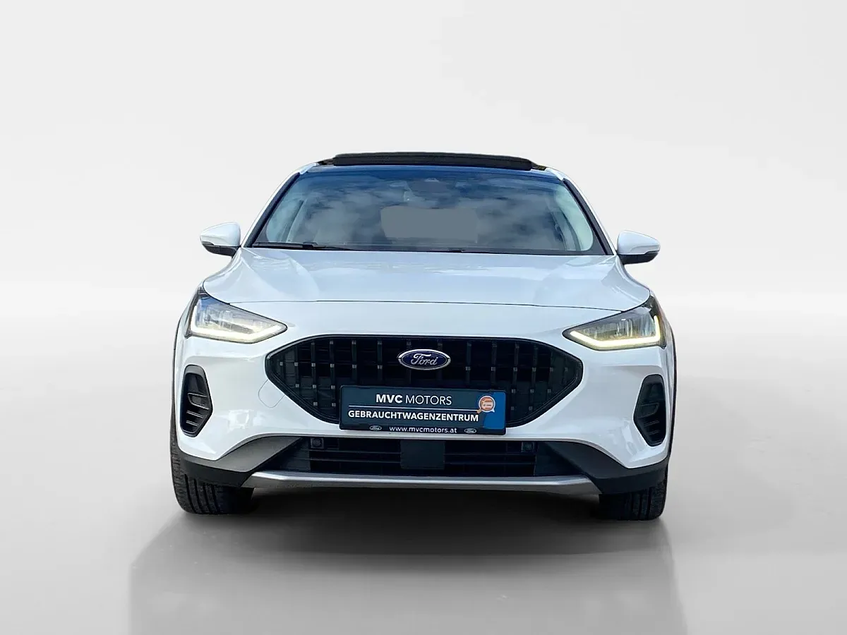 Ford Focus 2025 photo 2