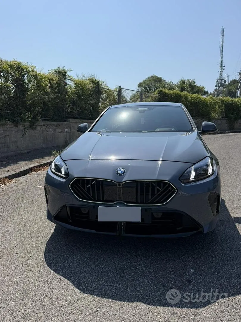 BMW 1 Series 2025 photo 2