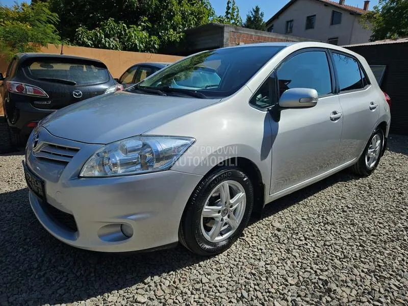 Toyota Auris 2010 photo 4