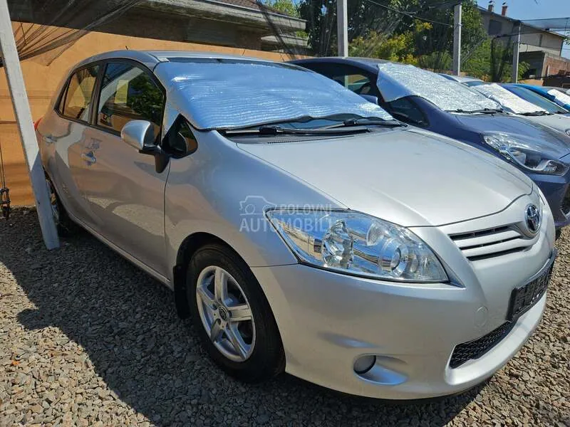 Toyota Auris 2010 photo 3