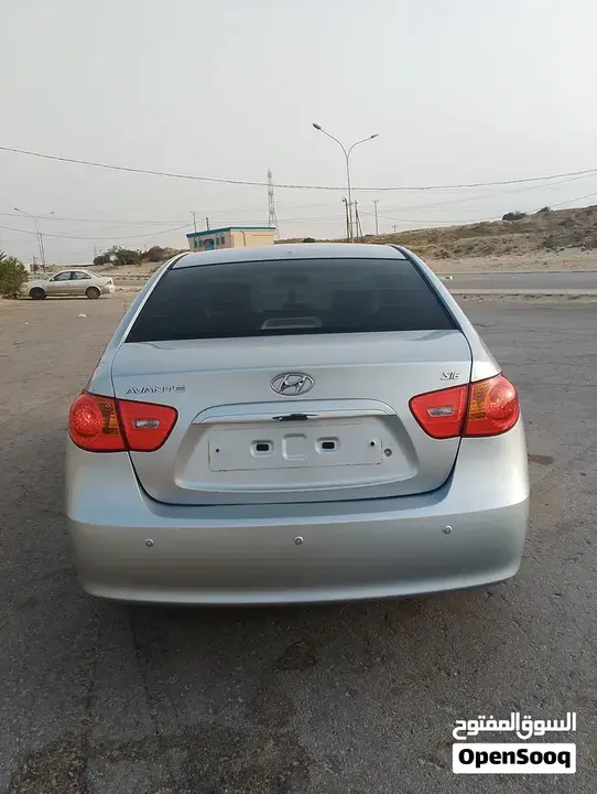 Hyundai Avante 2010 photo 4