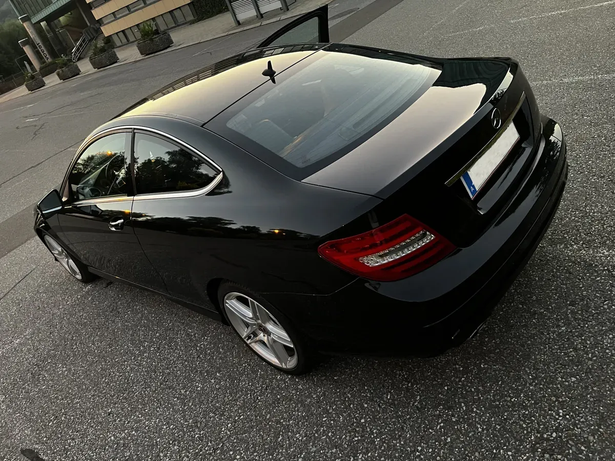 Mercedes-Benz C-Class 2012 photo 3