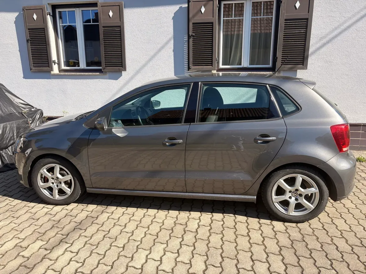 Volkswagen Polo 2010 photo 3