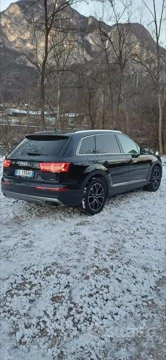 Audi Q7 2017 photo 2