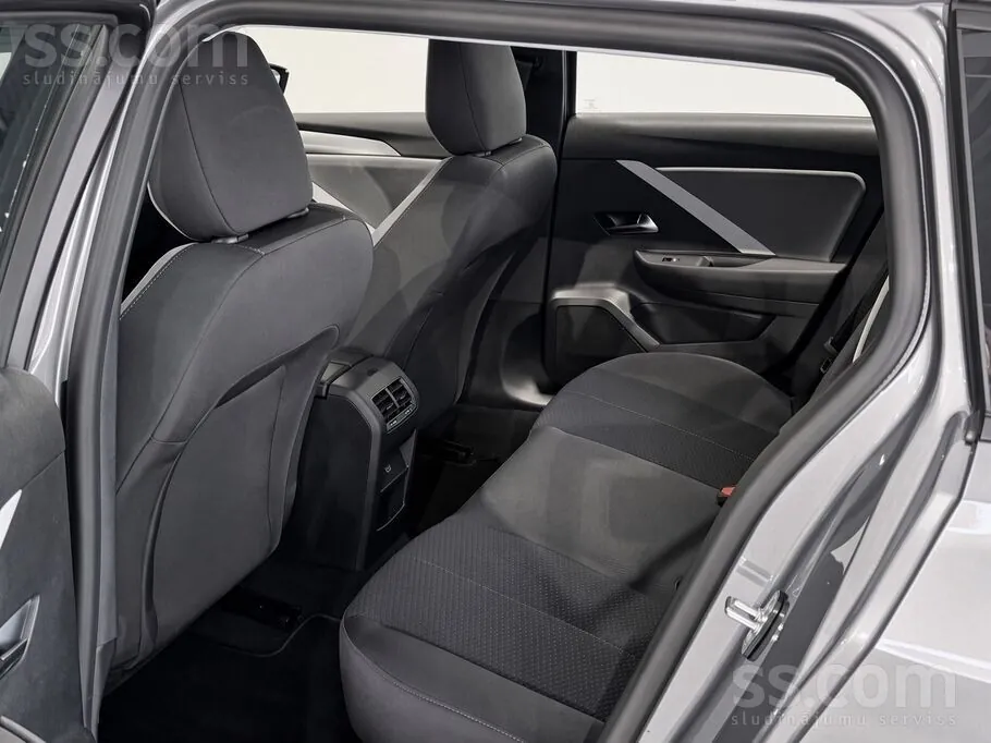 Opel Astra 2024 photo 3