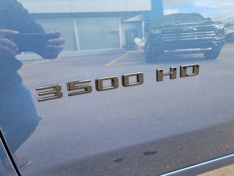 Chevrolet Silverado 3500Hd 2026 photo 5
