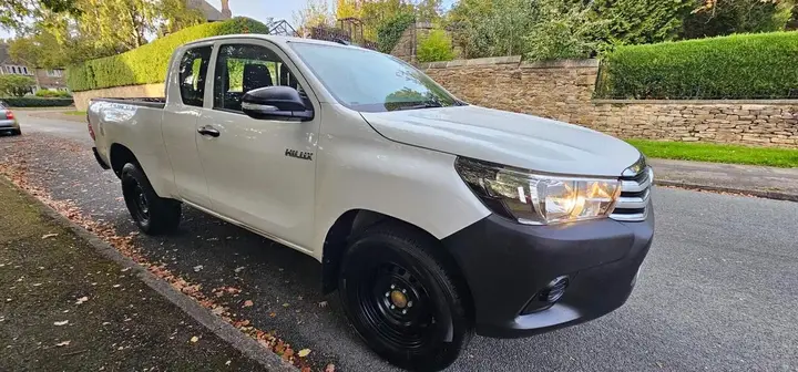 Toyota Hilux 2017 photo 2