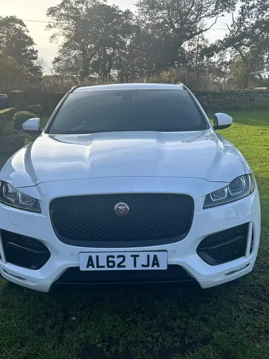 Jaguar F-Pace 2019 photo 2