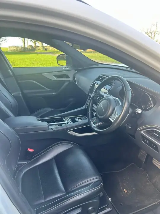 Jaguar F-Pace 2019 photo 4