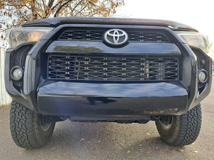Toyota 4Runner 2015 photo 3