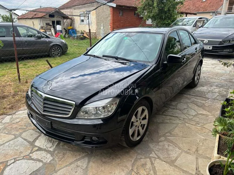 Mercedes-Benz C 220 2009 photo 2