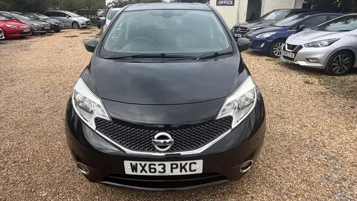 Nissan Note 2013 photo 2