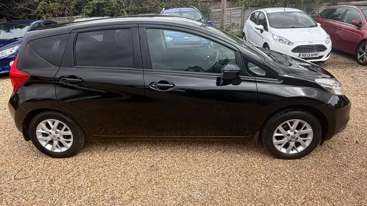Nissan Note 2013 photo 4