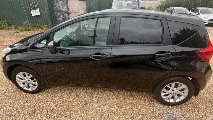 Nissan Note 2013 photo 5