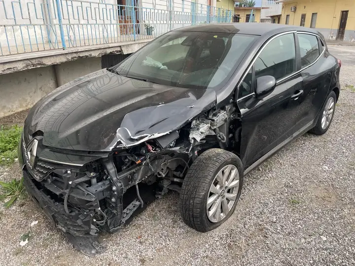 Renault Clio 2021 photo 2