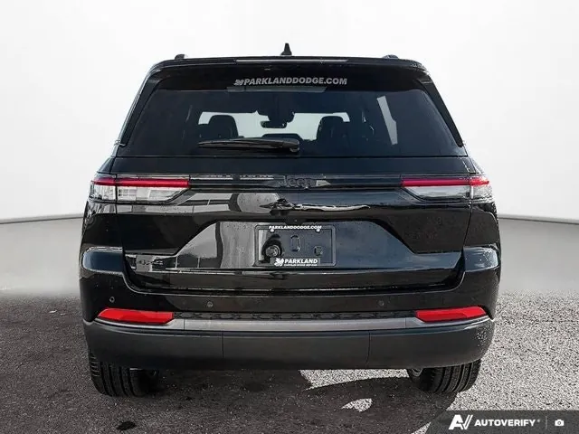 Jeep Grand Cherokee 2026 photo 4