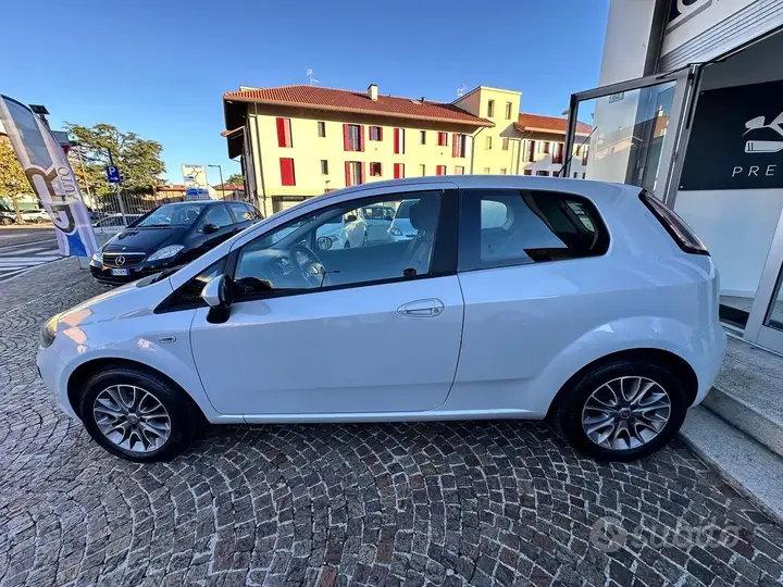 Fiat Punto Evo 2011 photo 4