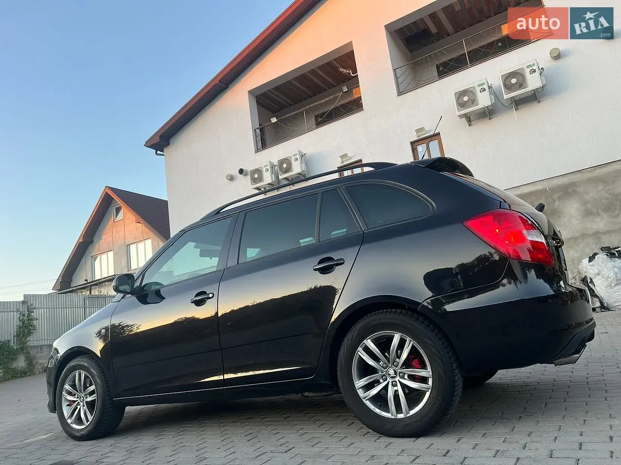 Skoda Fabia 2010 photo 5