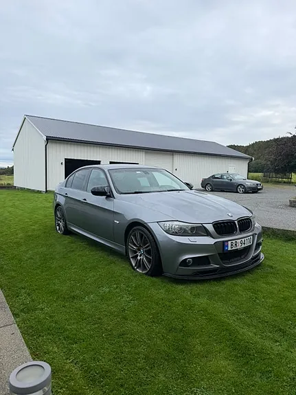 BMW 3 Series 2010 photo 2