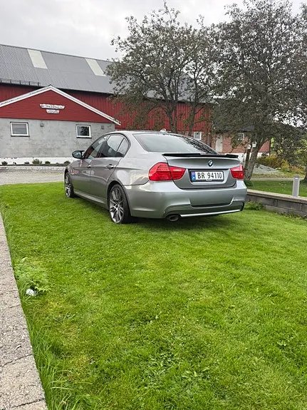 BMW 3 Series 2010 photo 4