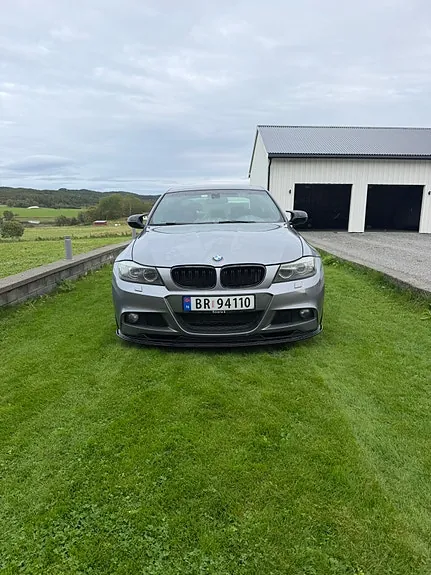 BMW 3 Series 2010 photo 3