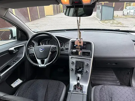 Volvo Xc60 2017 photo 4