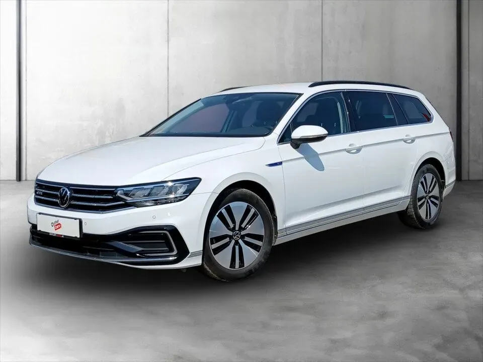 Volkswagen Passat 2021 photo 2