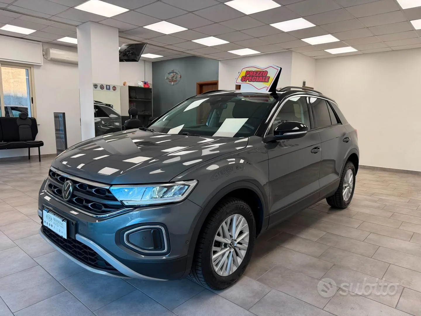 Volkswagen T-Roc 2023 photo 2