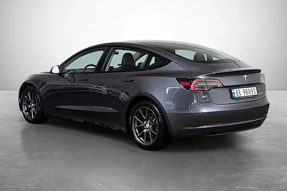 Tesla Model 3 2023 photo 3
