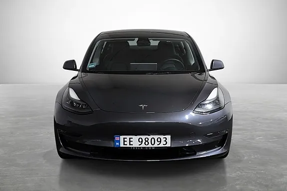 Tesla Model 3 2023 photo 2
