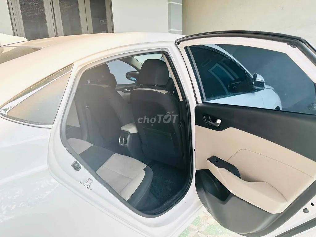 Hyundai Accent 2023 photo 3