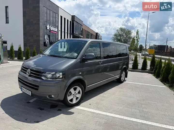 Volkswagen Multivan 2010 photo 2