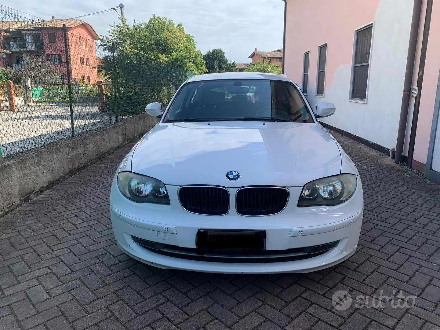 BMW 118D 2011 photo 3