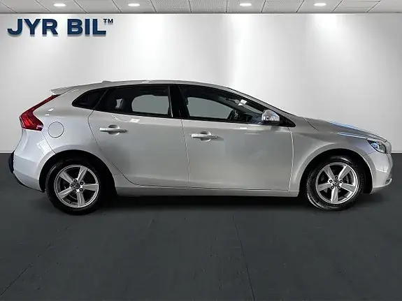 Volvo V40 2013 photo 2