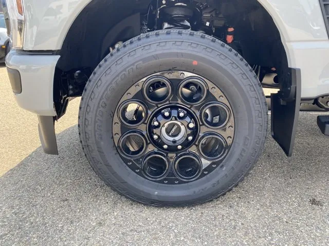 Ford Super Duty F-350 2026 photo 3