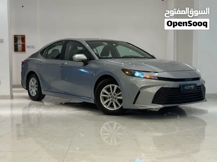 Toyota Camry 2025 photo 2