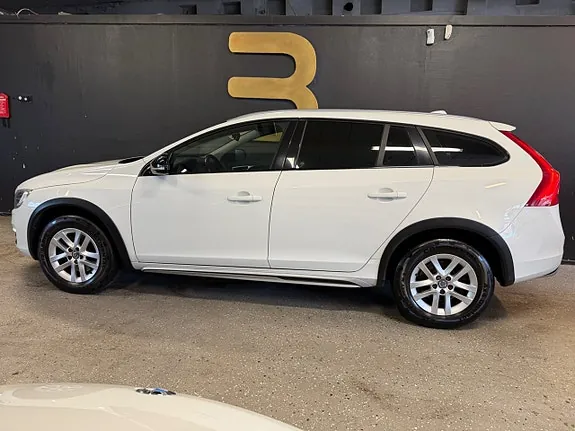 Volvo V60 Cross Country 2016 photo 2