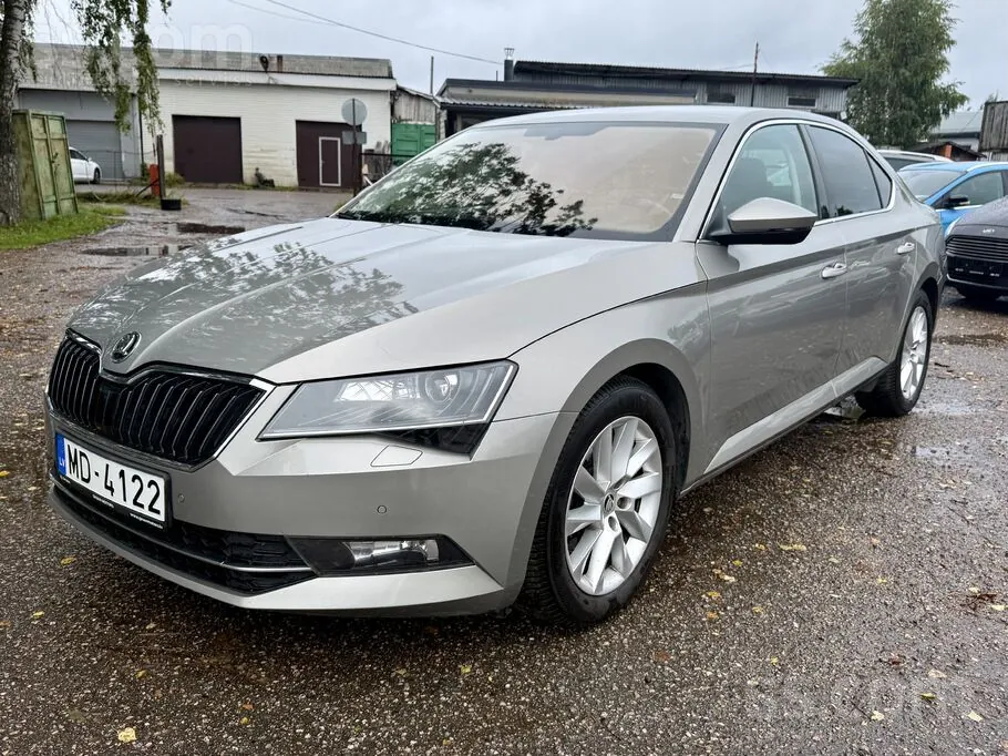 Skoda Superb 2019 photo 5