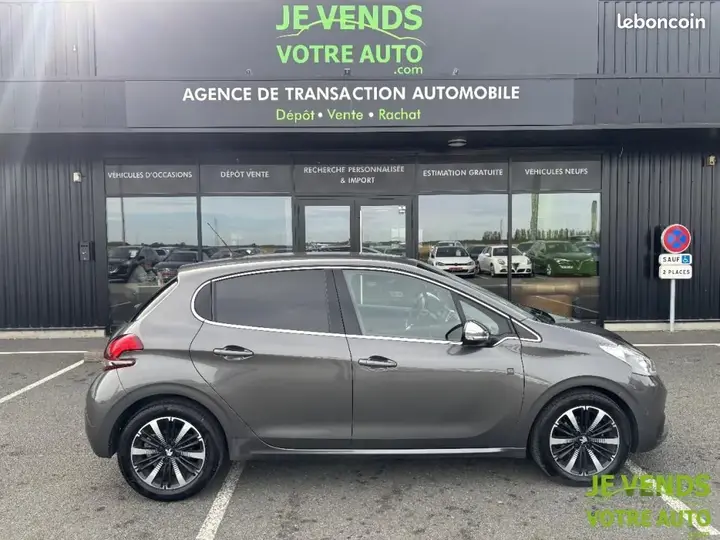 Peugeot 208 2019 photo 5