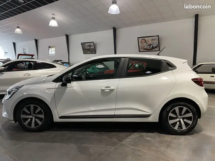 Renault Clio 2022 photo 3