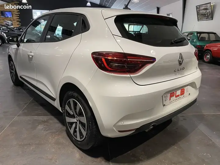 Renault Clio 2022 photo 4