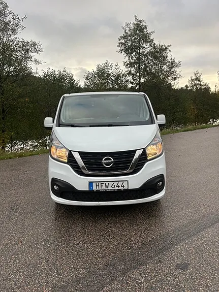 Nissan Nv300 2017 photo 2