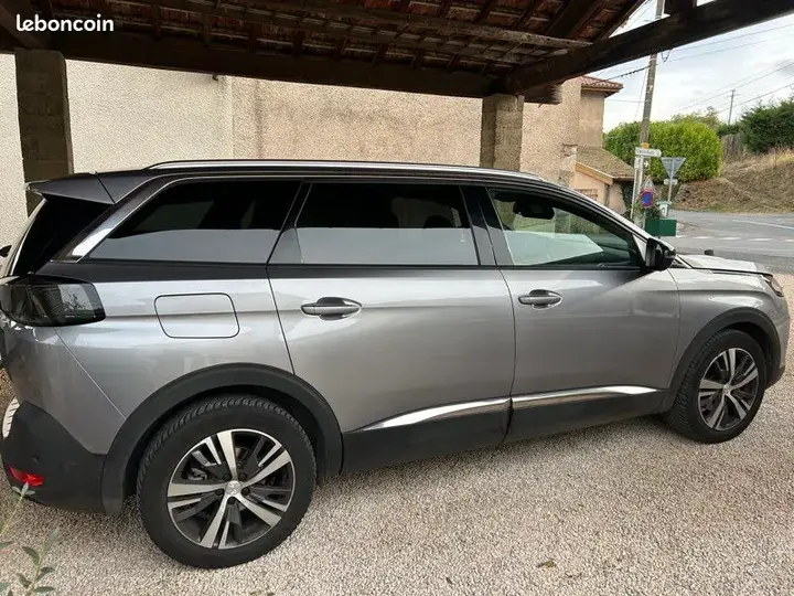 Peugeot 5008 2023 photo 2