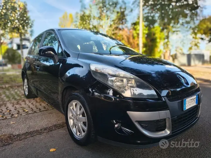 Renault Scenic 2011 photo 5