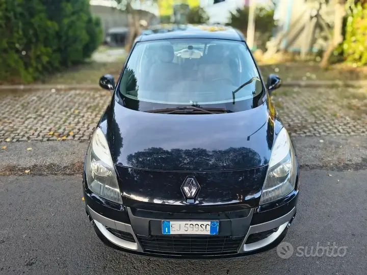Renault Scenic 2011 photo 4