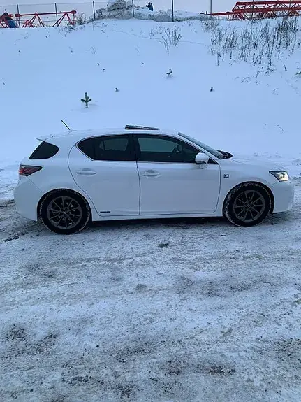 Lexus Ct200H 2012 photo 2