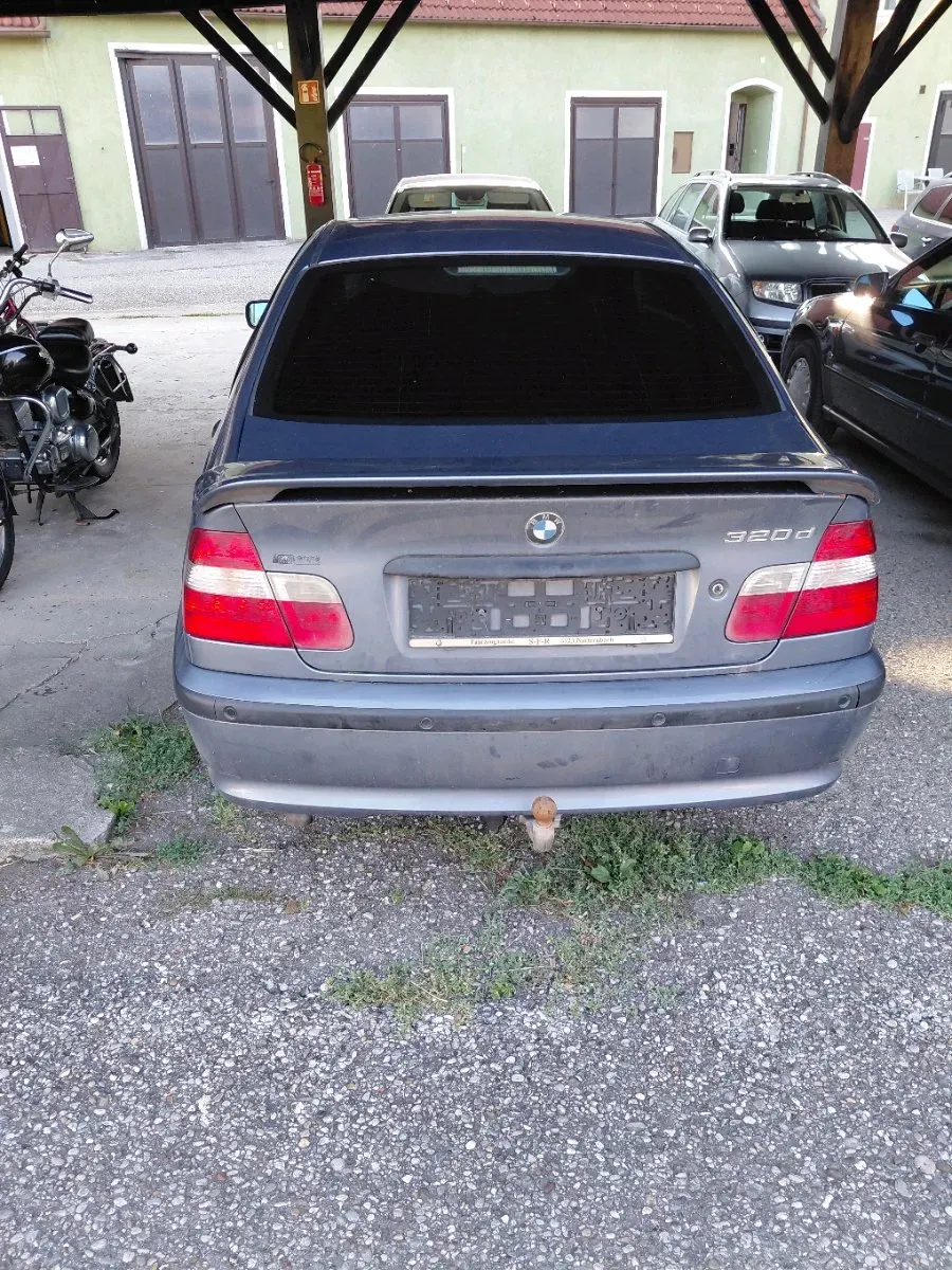BMW 3 Series 2003 photo 2